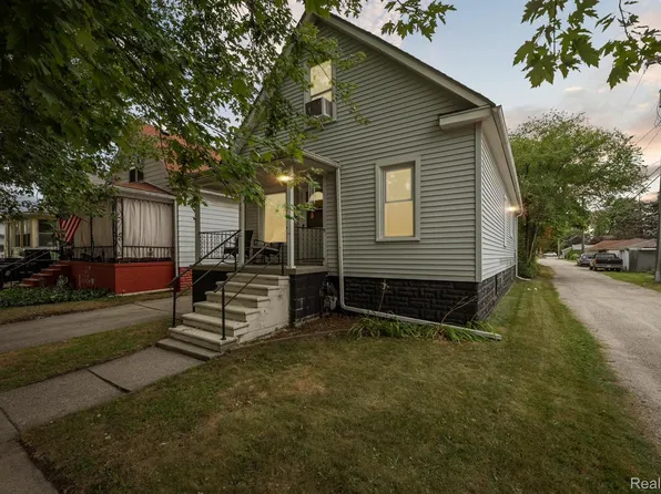 2032 3rd St, Wyandotte, MI 48192