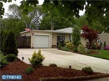 2nd image of 2100 New Albany Rd