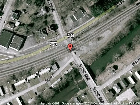 224 Sunnyside Dr, Richlands, VA 24641