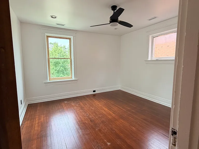 5856 Pershing Ave — Photo 8