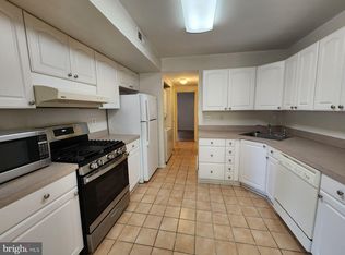 2062 Royal Fern Ct APT 28/1A, Reston, VA 20191
