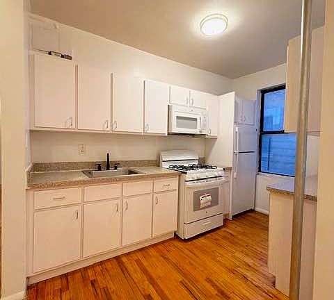 5th image of 655 W 177th St APT 2