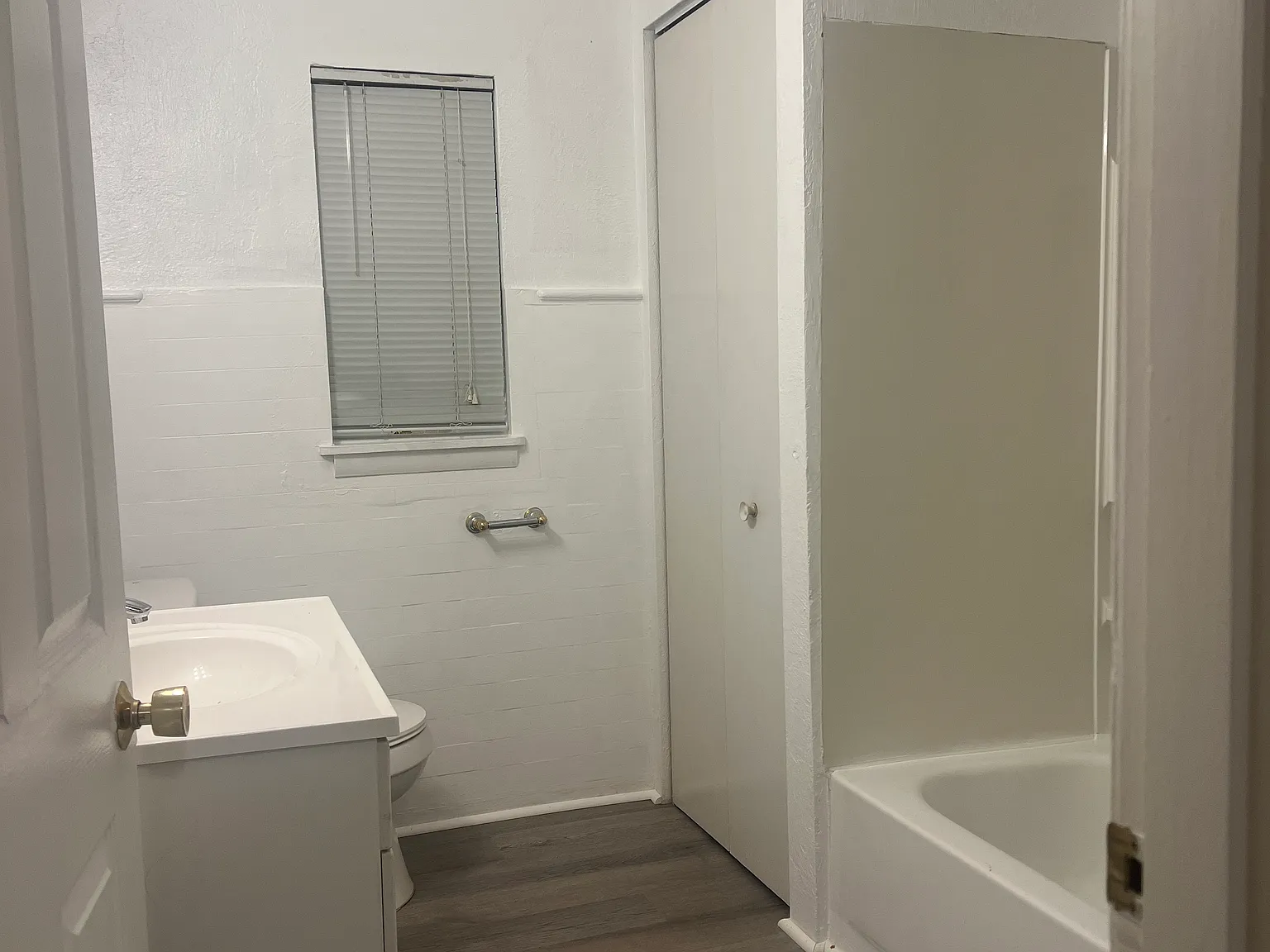 42 W Francis Ave — Photo 3