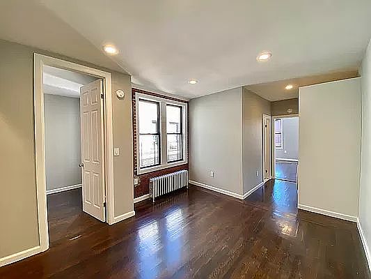 4th image of 4499 Henry Hudson Pkwy W #1B