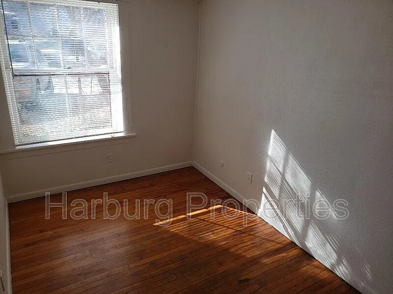 856 Garfield Ave — Photo 2