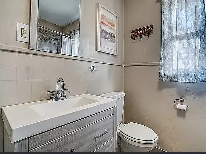 1011 Lombrano St — Photo 9