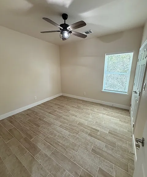 1475 Bonnyview Dr — Photo 15