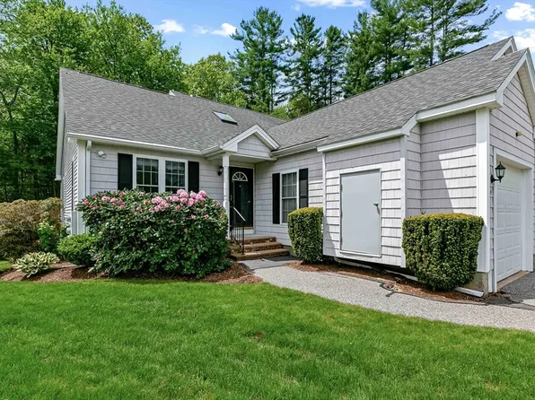 14 Hitchin Post Ln, Uxbridge, MA 01569