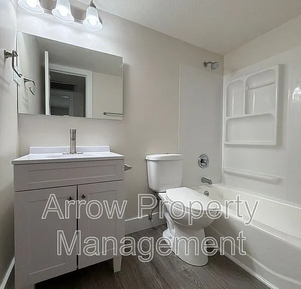 1315 F St #2 — Photo 4