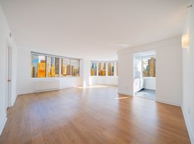 140 Riverside Blvd