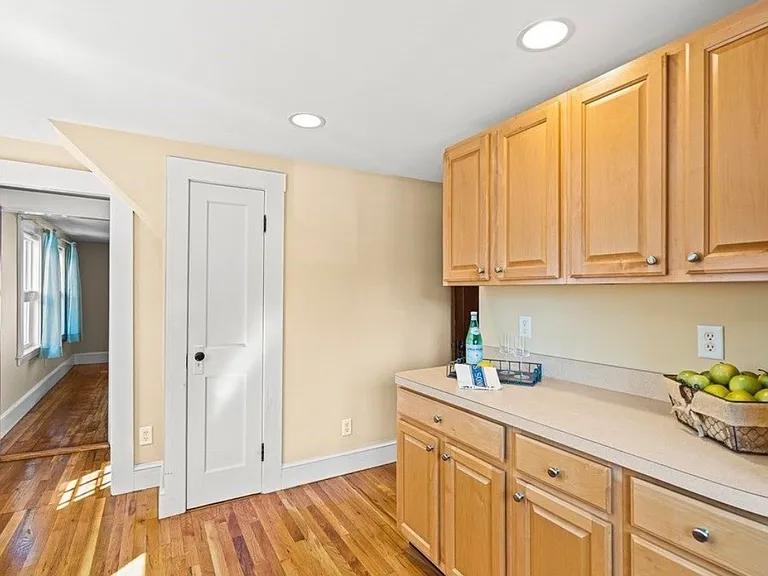 51 Pleasant St #2 — Photo 3