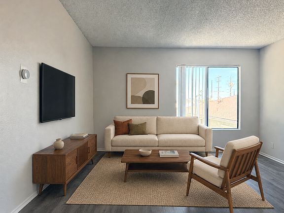 5th image of 14227 Vanowen St #206
