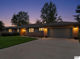 10265 Grand Ave, Omaha, NE 68134