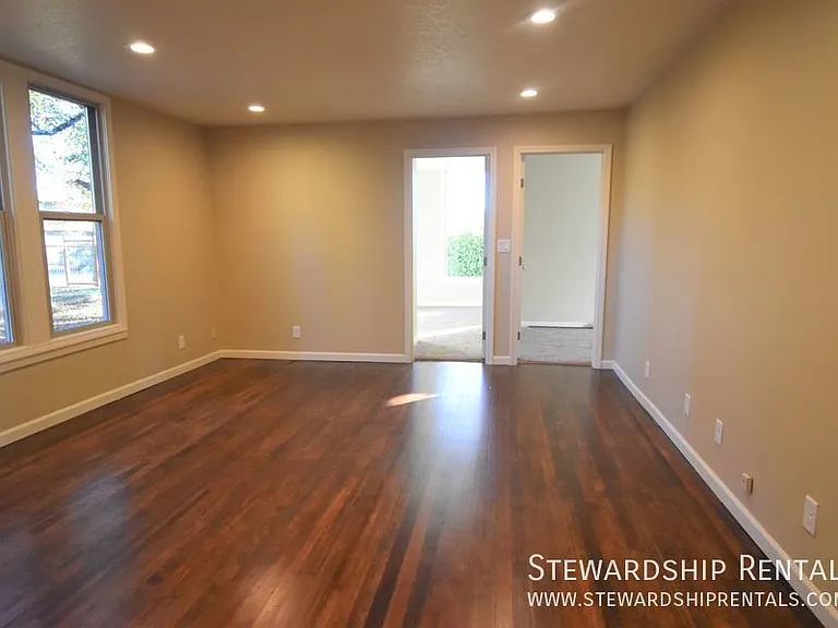 893 W 5th Ave #2 — Photo 14
