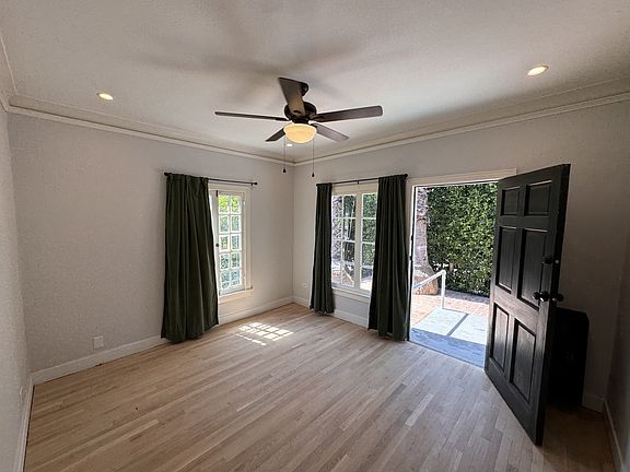 4th image of 900 N Vendome St #900