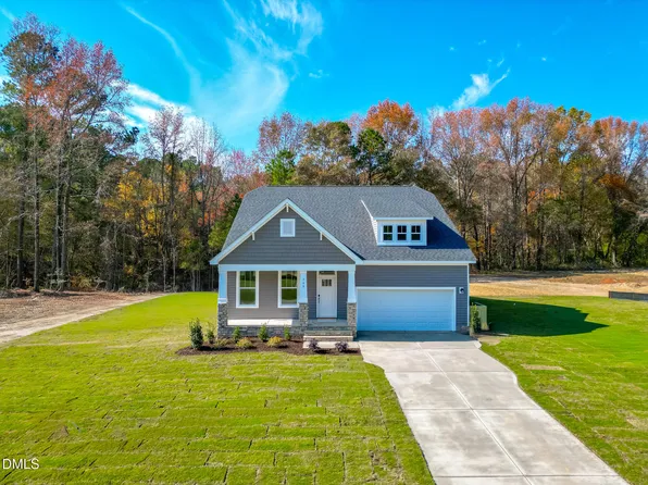 61 Bluestone Dr, Lillington, NC 27546