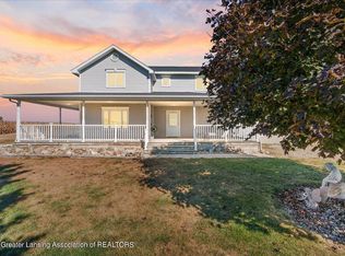 10989 E Pleasant Valley Rd, Shepherd, MI 48883