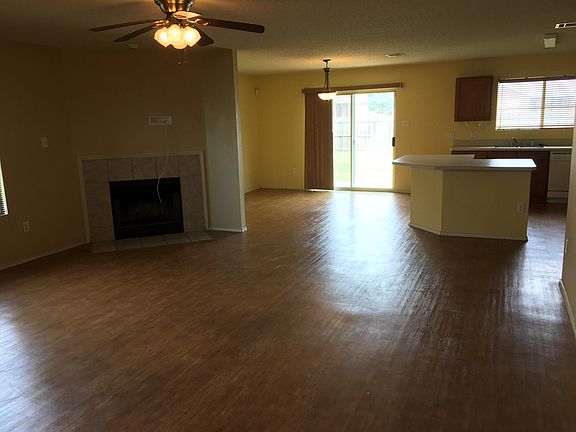4th image of 235 Vivian Dr