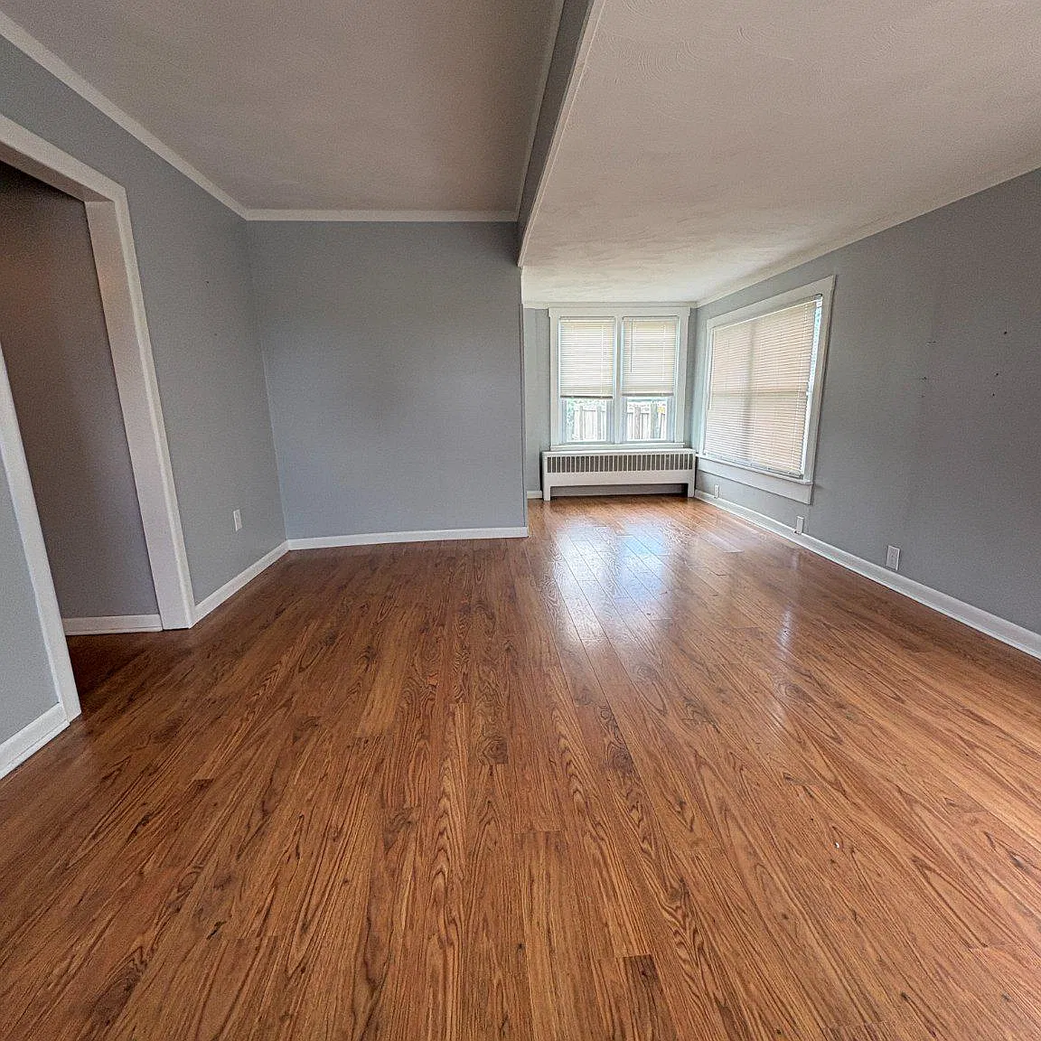 2 bed, 1.0 bath, 1551 sqft, $1,900 — Photo 2