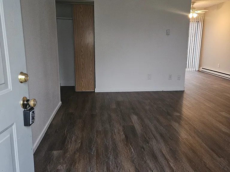 Country Lane Apartments — Photo 8