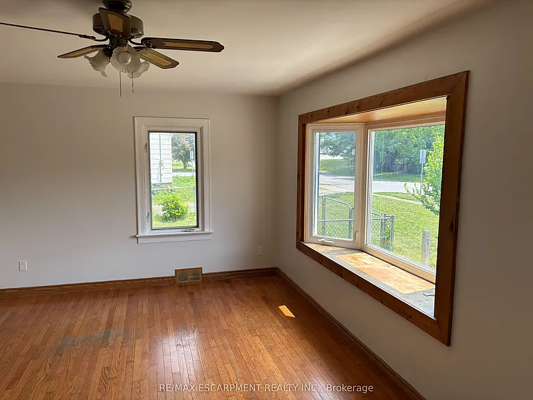 5648 Royal Manor Dr — Photo 5