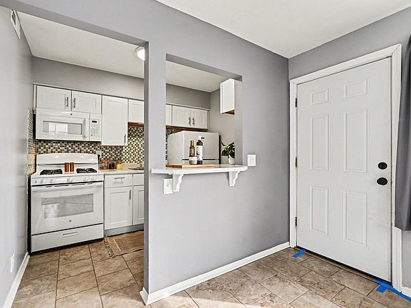 3rd image of 2727 Madelyn Dr SW APT A
