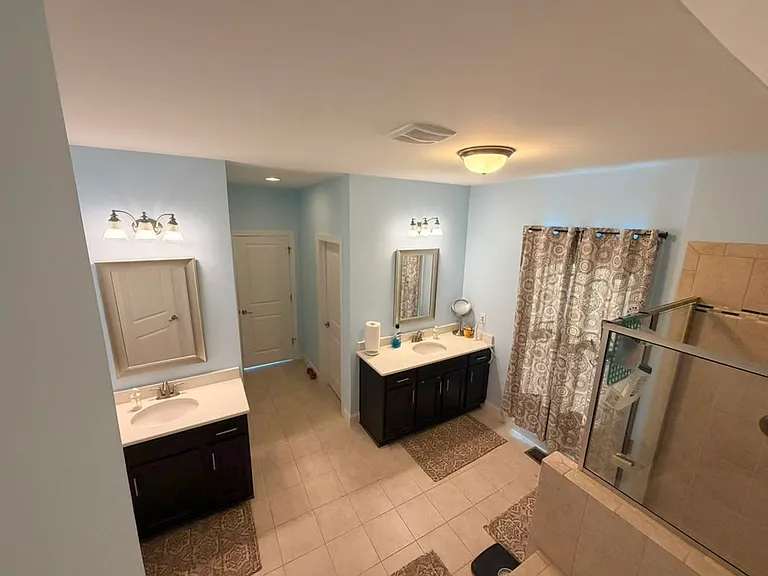 Master-bathroom