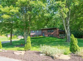 163 Edgewater Dr, Monaca, PA 15061