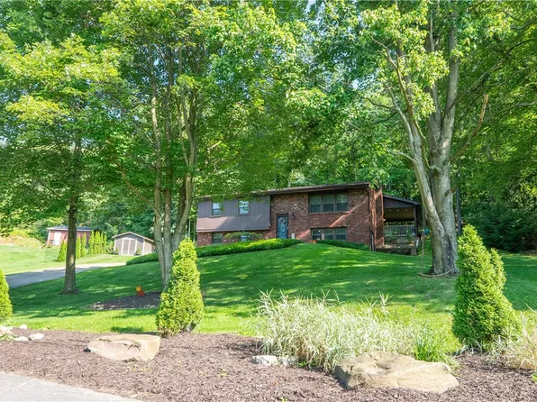 163 Edgewater Dr, Monaca, PA 15061