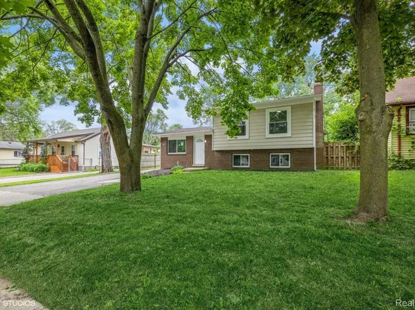 1047 Cherrylawn Dr, Pontiac, MI 48340