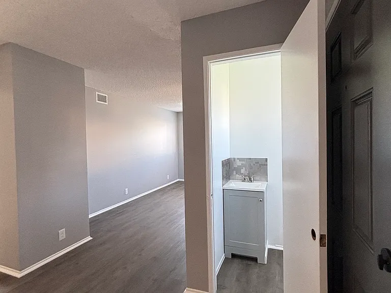 615 E Lomita Ave #3 — Photo 8