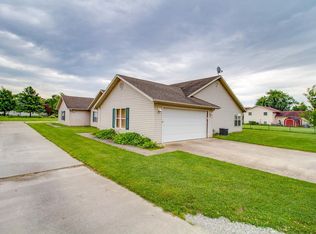 3 Erica Ln, Bunker Hill, IL 62014