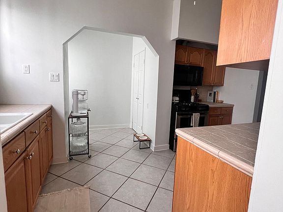 3rd image of 426 N Orange Grove Ave #426