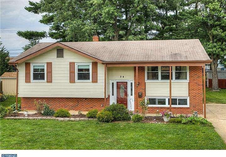 1st image of 24 Windflower Dr