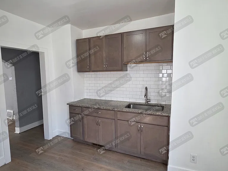 4810 Lenox St — Photo 30