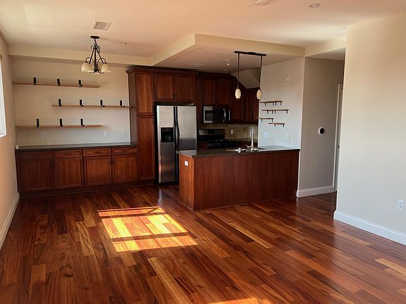 2nd image of 3972 Albatross St Unit 406