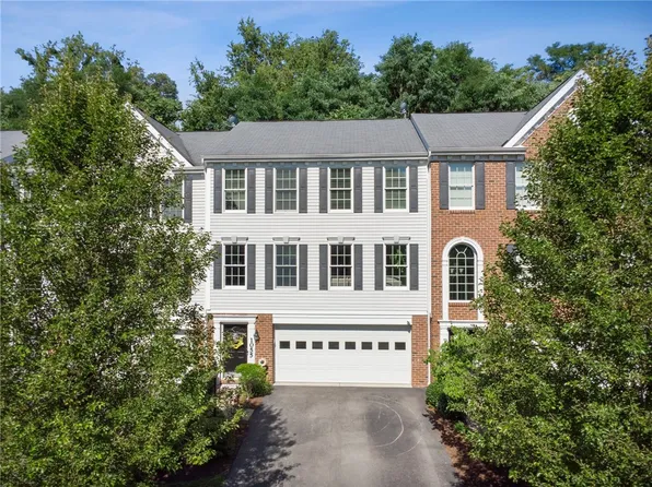 1055 Bayberry Dr, Canonsburg, PA 15317