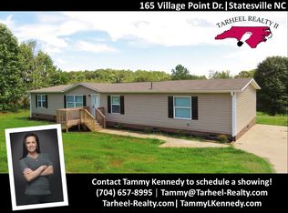 165 Village Point Dr, Statesville, NC 28625