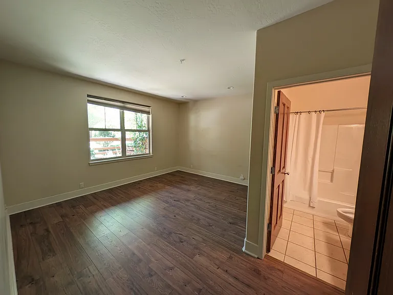 530 Evans Ct — Photo 12