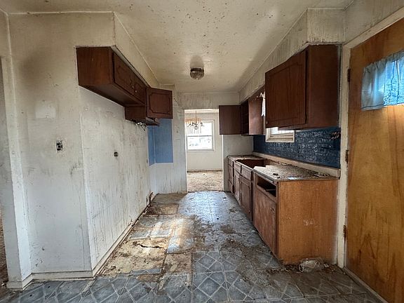 2nd image of 14524 Vail Ave
