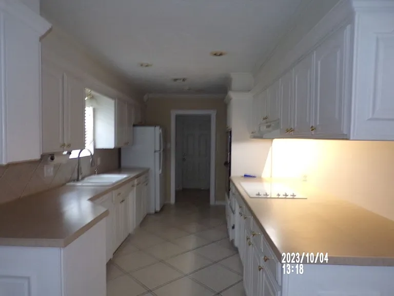 2408 NW Redwood Ln — Photo 6