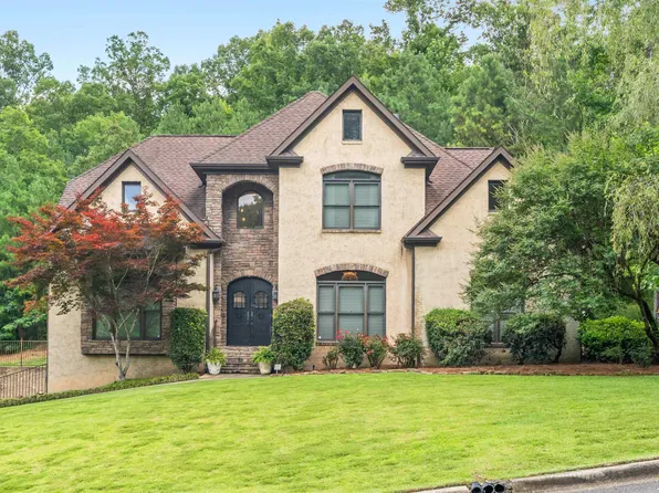 6631 Hemlock St, Trussville, AL 35173