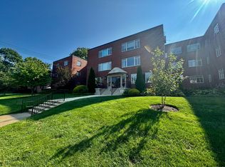 30 Outlook Ave APT 105, West Hartford, CT 06119