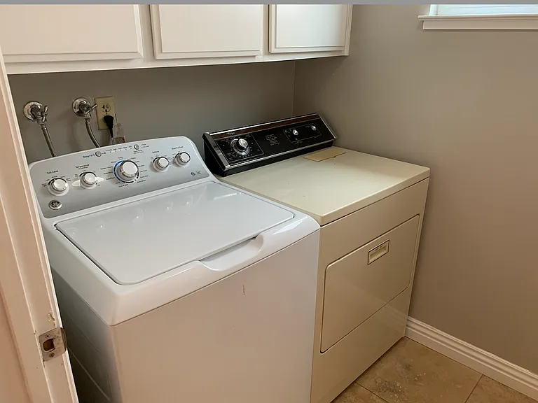 Purple Glen Dr — Photo 19