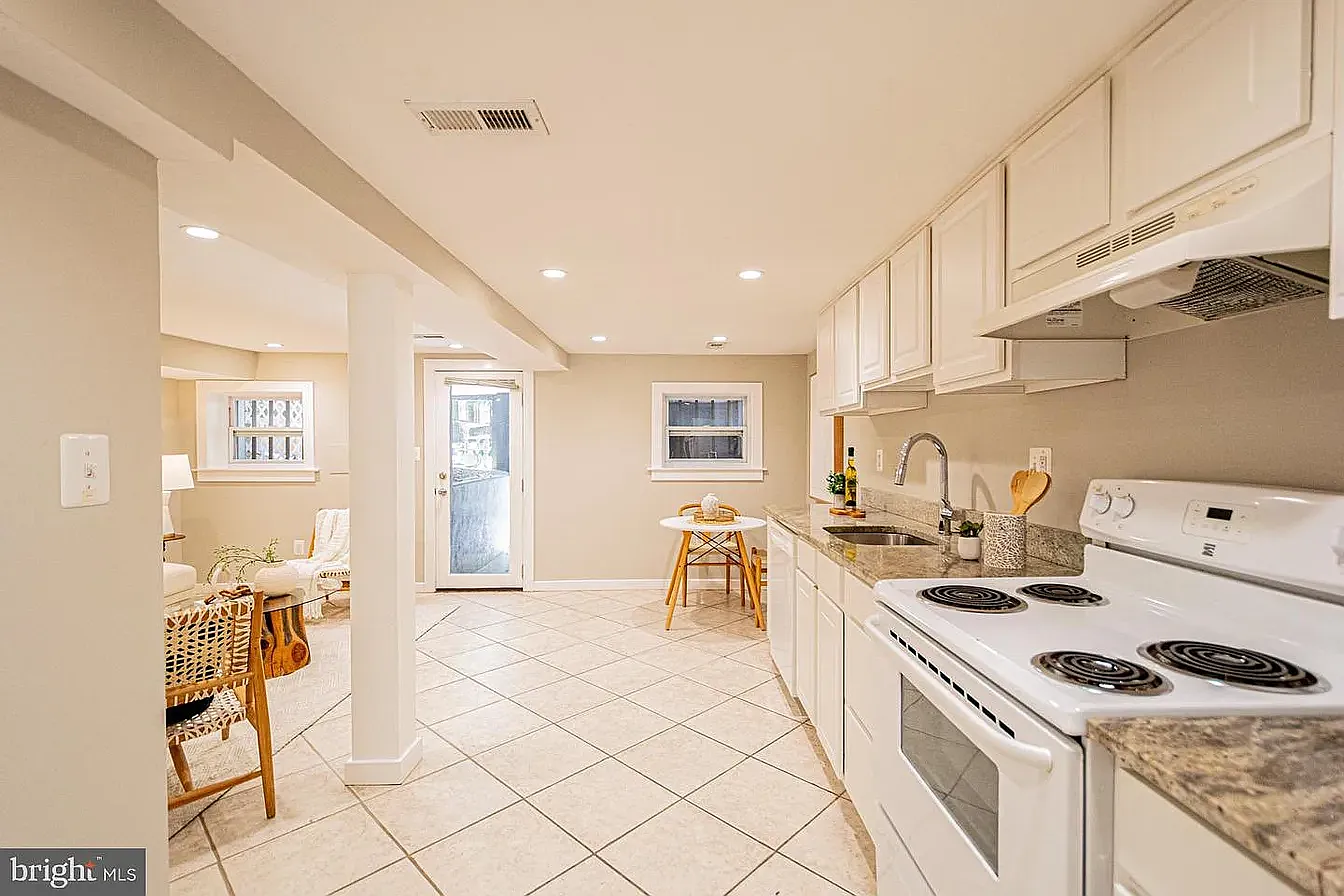 1 bed, 700 sqft, $1,800 — Photo 4