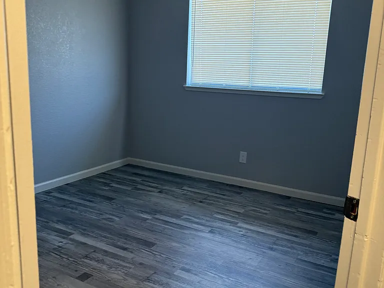 151 20th Century Blvd #11 — Photo 7