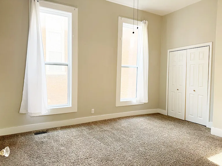 28 E Powell Ave #A — Photo 9