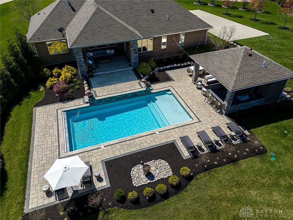 8550 Silver Oak Ct, Springboro, OH 45066 | Zillow