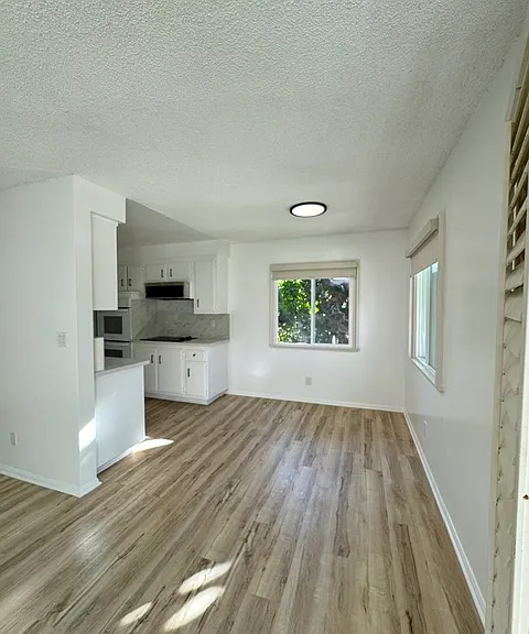 529 California Ave — Photo 5