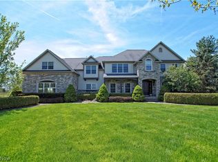 18570 Amber Trl, Chagrin Falls, OH 44023